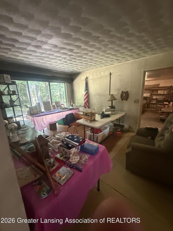 Property Photo: 4675 E Alward Road MI 48848