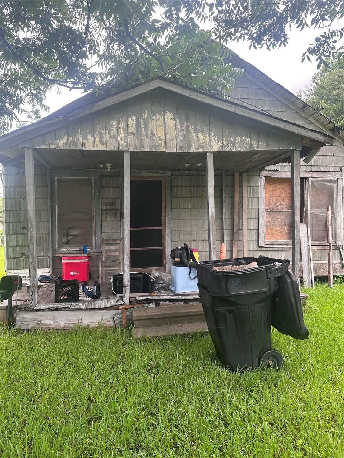 Property Photo: 3615 Crandon Street TX 77026