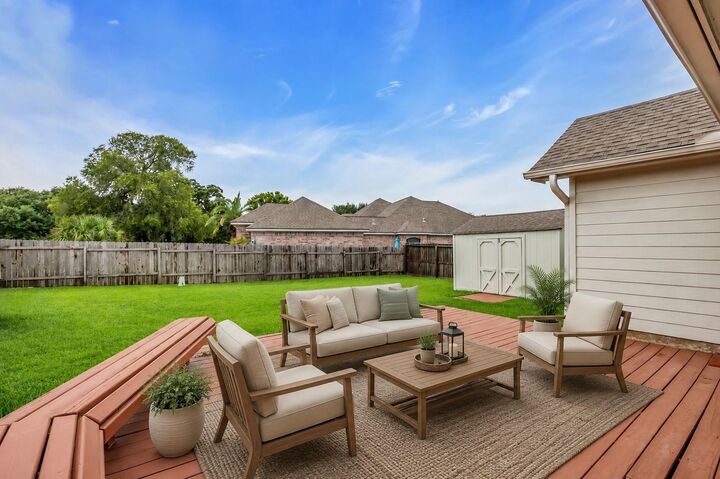 Property Photo: 7158 Lakeshore Lane TX 77318
