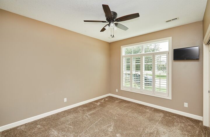 Property Photo: 2708 NW 39th Lane IA 50023
