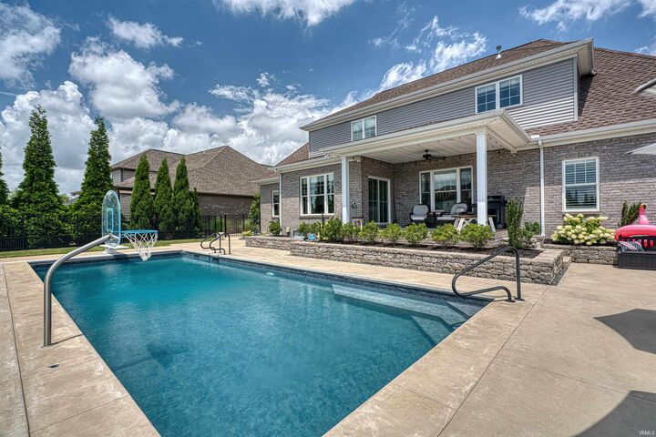 Property Photo:  2159 Sable Way  IN 47630 