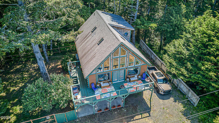 Property Photo: 1825 NW Cedarcrest Place OR 97394