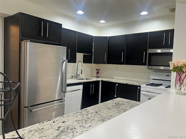 Property Photo: 13 Darian Court 2A NY 10970