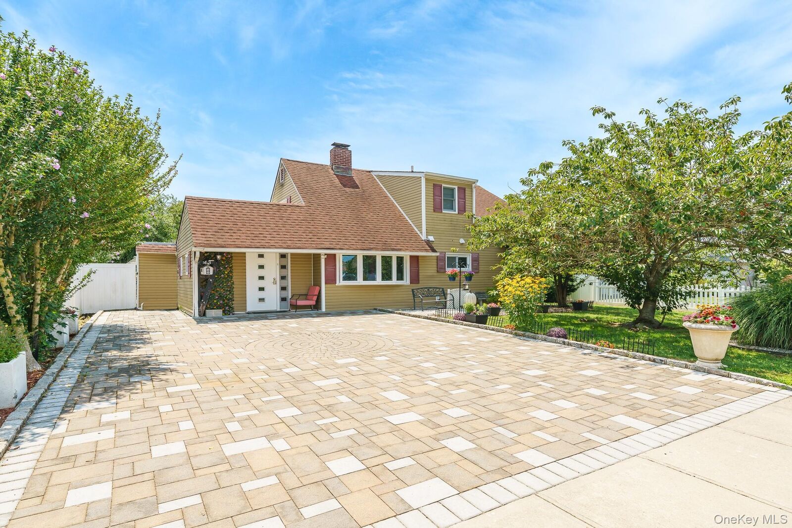 Property Photo:  46 Elves Lane  NY 11756 