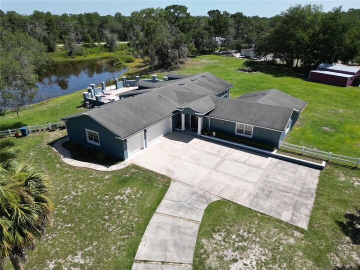 Property Photo: 1313 Red Pony Ranch Road FL 32724