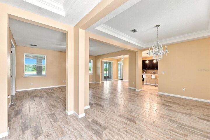 Property Photo:  10708 Planer Picket Drive  FL 33569 