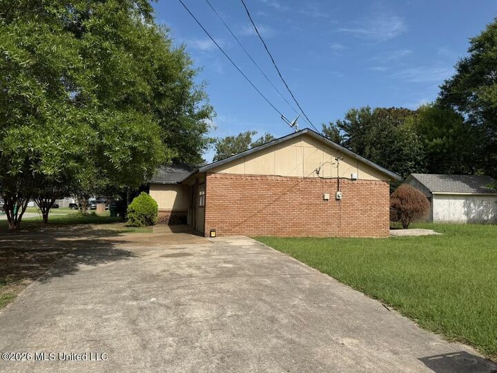 Property Photo:  534 N Forest Drive  MS 39507 