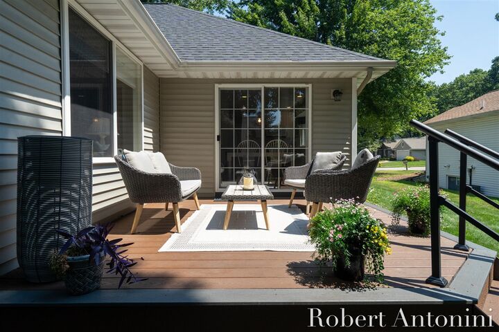 Property Photo: 2516 Golfbury Drive MI 49519-4745