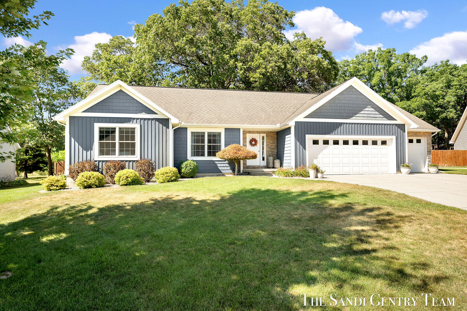 Property Photo:  15055 Oakland Street  MI 49456 