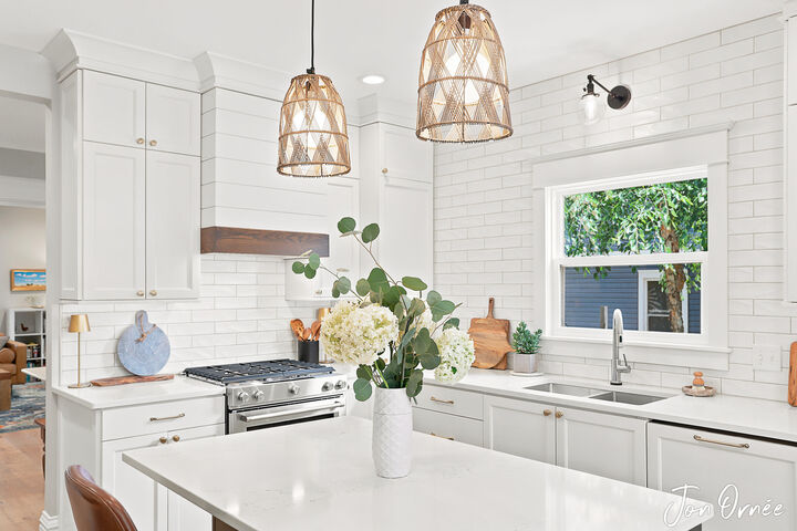 Property Photo:  8 E Central Avenue  MI 49464 