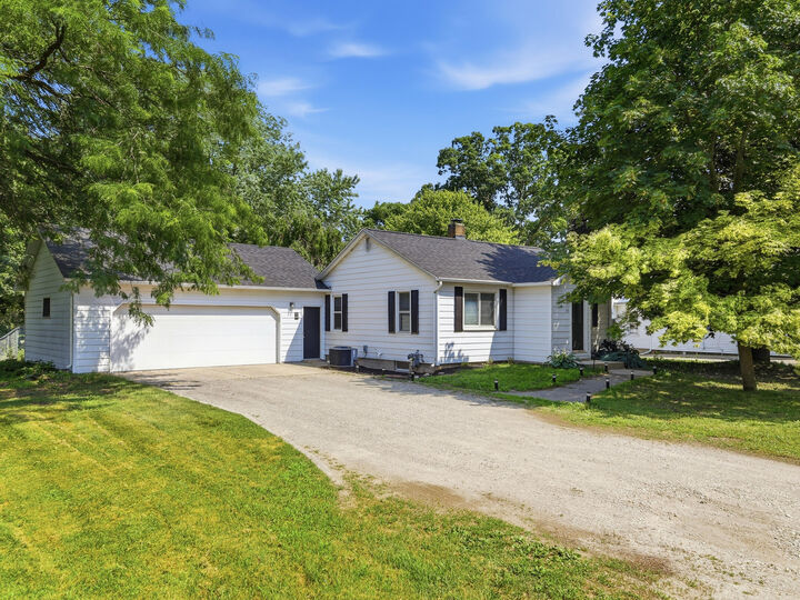 Property Photo:  38 Arthur Street  MI 49327 