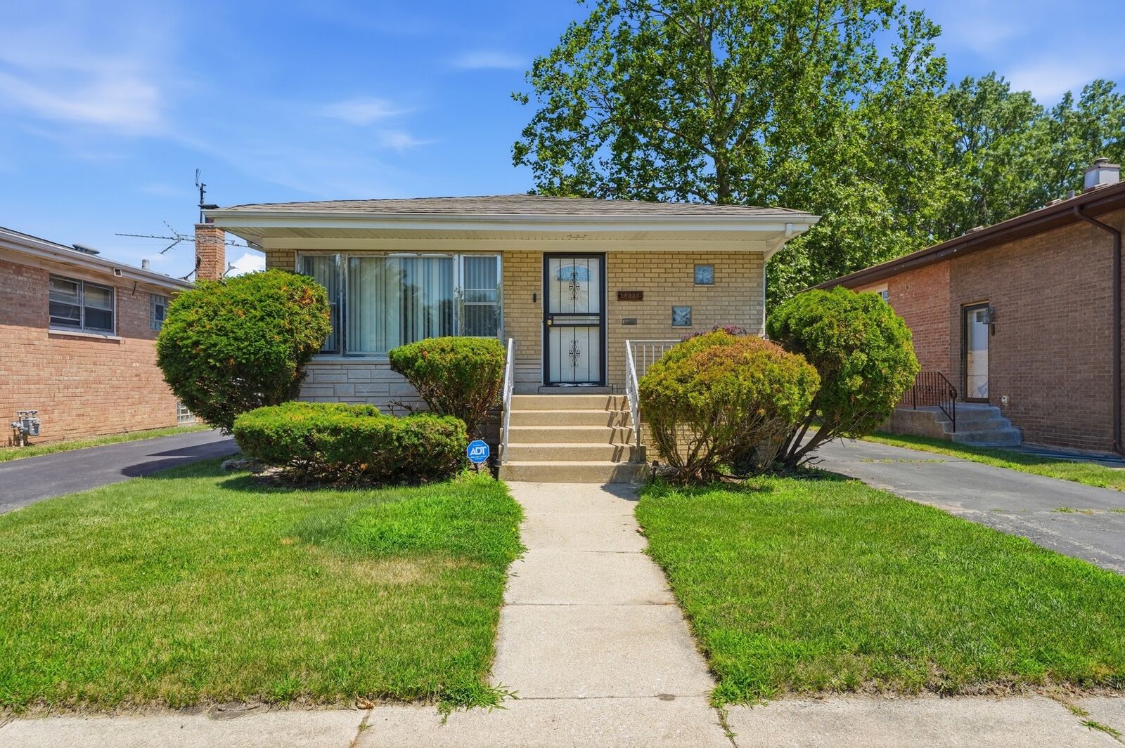Property Photo: 14333 Drexel Avenue IL 60419