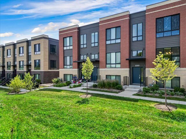 Property Photo: 2333 Alumni Drive IL 60173