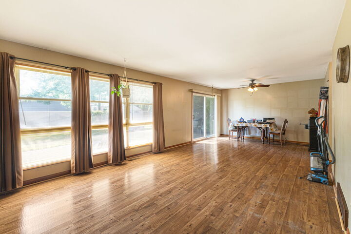 Property Photo: 39 Arapaho Drive IL 60476