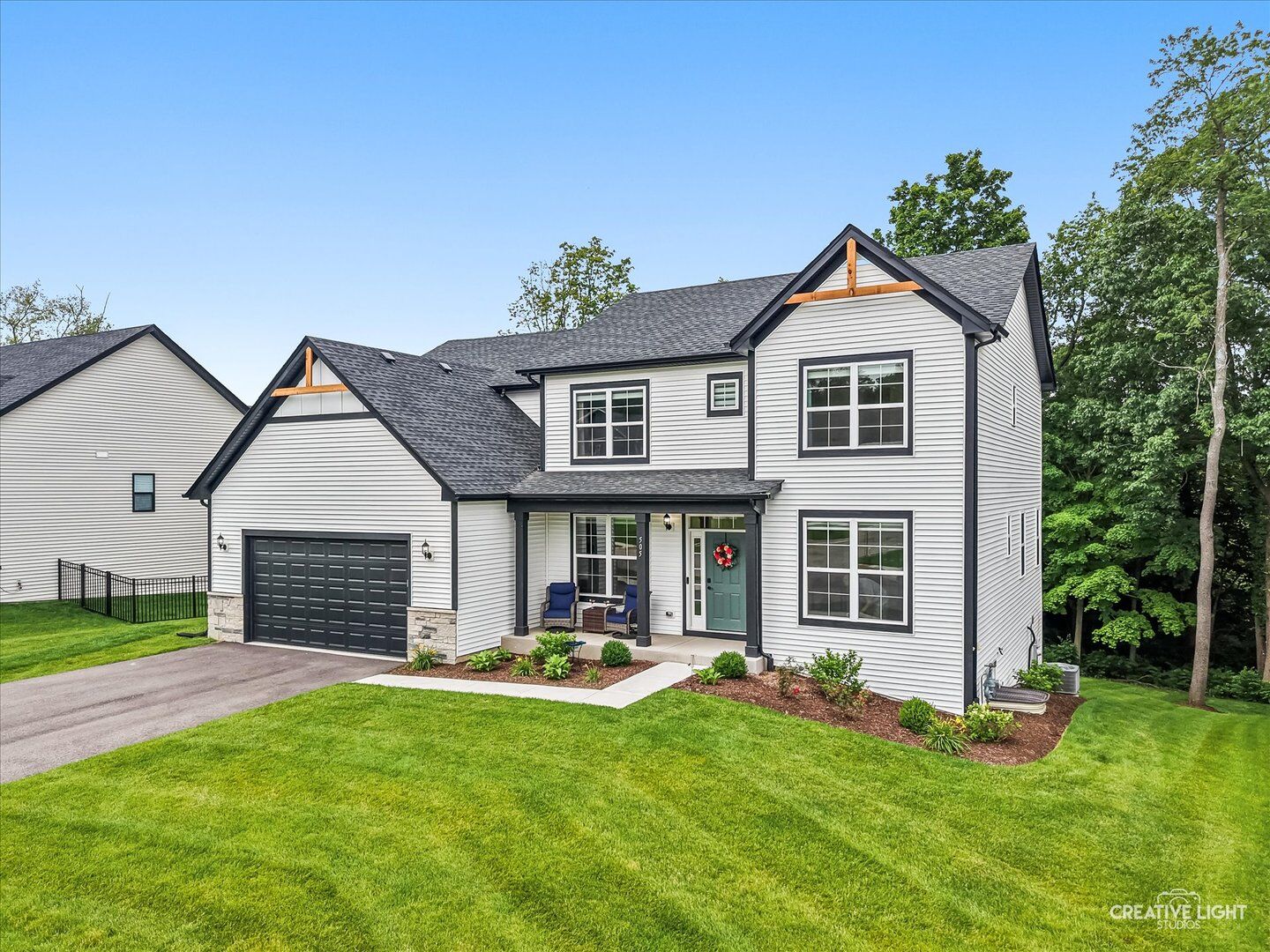 Property Photo: 505 Timber Oak Lane IL 60560