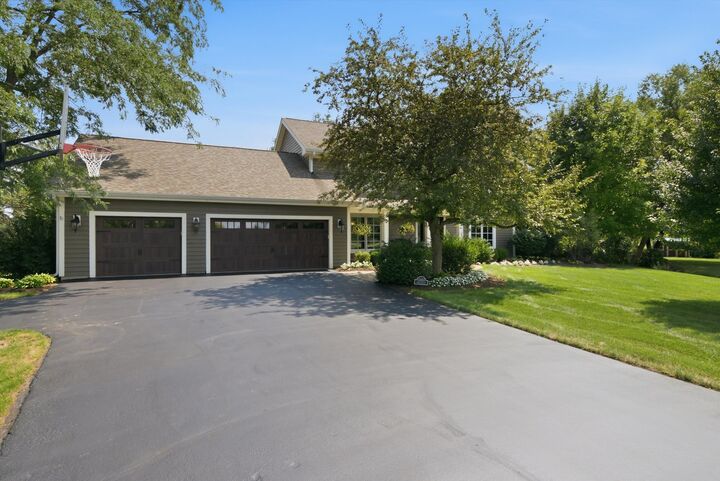 Property Photo: 23855 W Sarah Court IL 60002