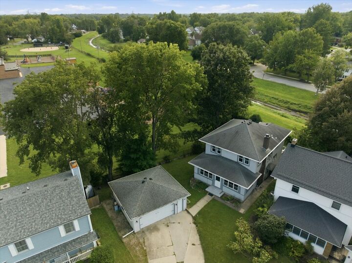 Property Photo: 9 Hale Court IL 61761