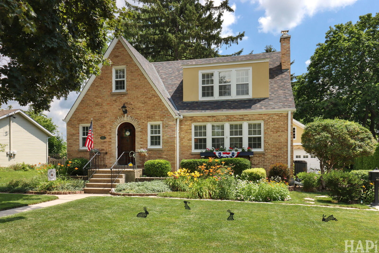 Property Photo:  621 Parkway Avenue  IL 60002 