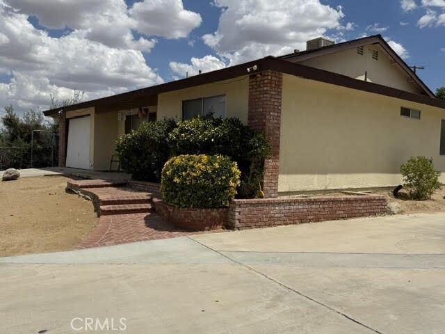 Property Photo:  57393 Lupine Dr  CA 92284 