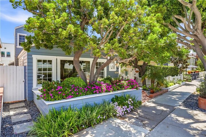 Property Photo:  1617 E Balboa Boulevard  CA 92661 