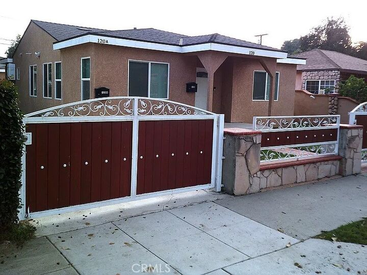 Property Photo: 120 E 68th St CA 90805