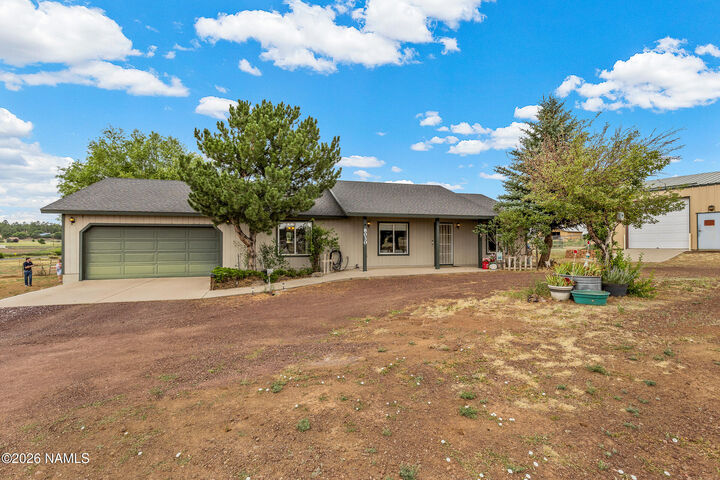 Property Photo: 8030 April Drive AZ 86004