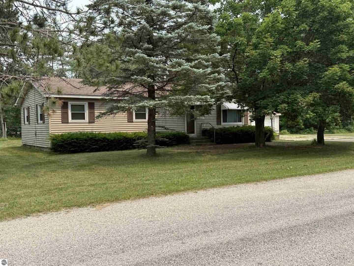Property Photo:  410 14th Street  MI 49601 
