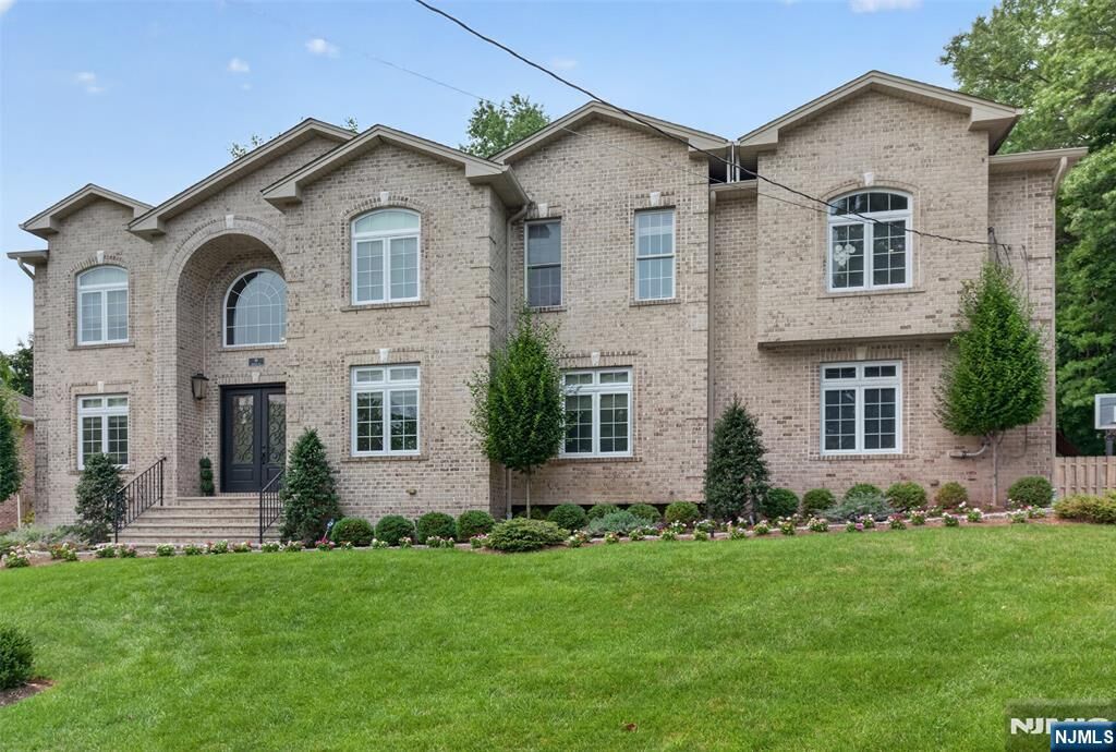 Property Photo:  80 Holland Avenue  NJ 07627 