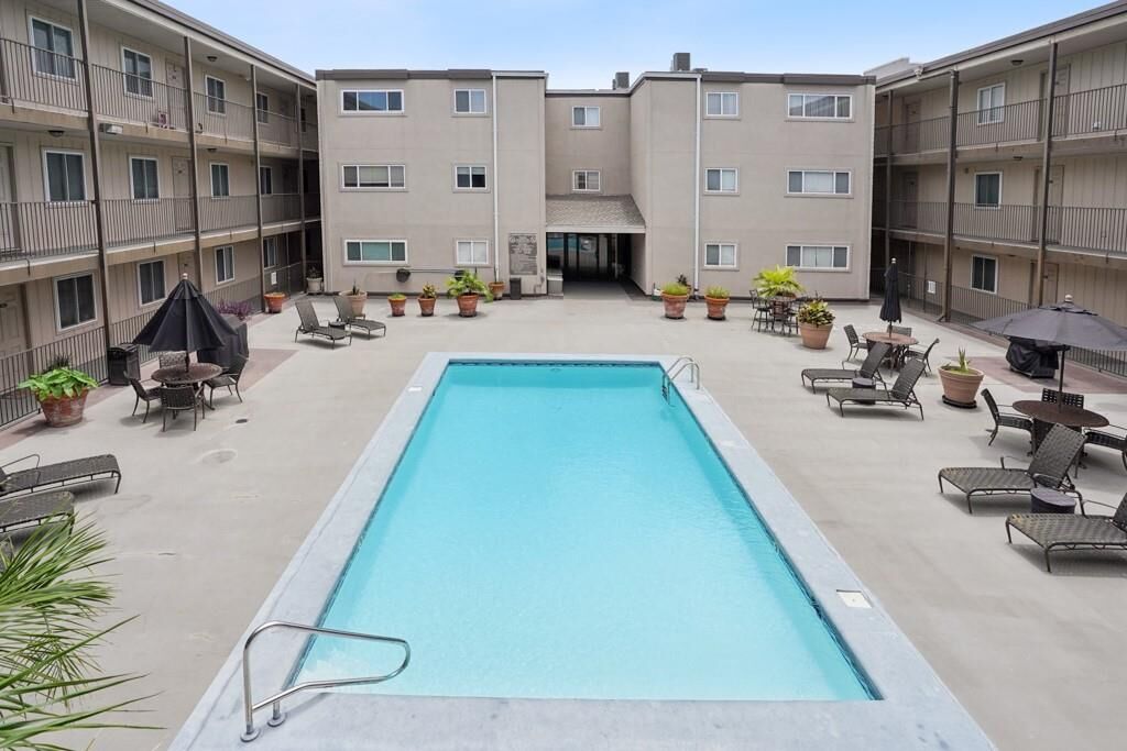 Property Photo: 500 Lake Marina Avenue 312 LA 70124