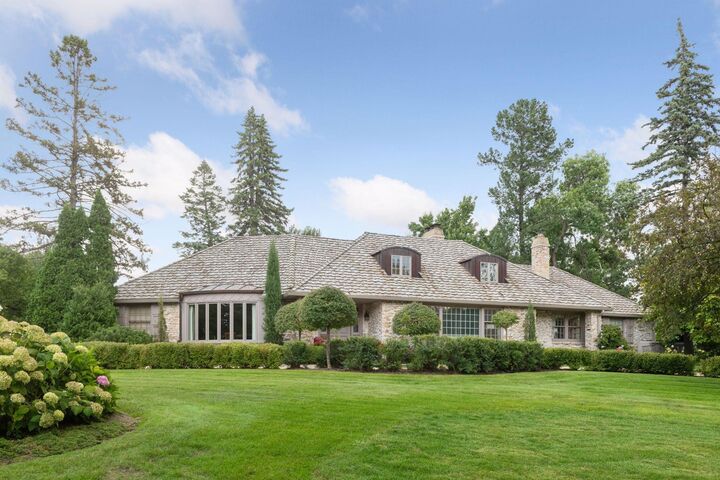 Property Photo:  2501 France Avenue S  MN 55416 