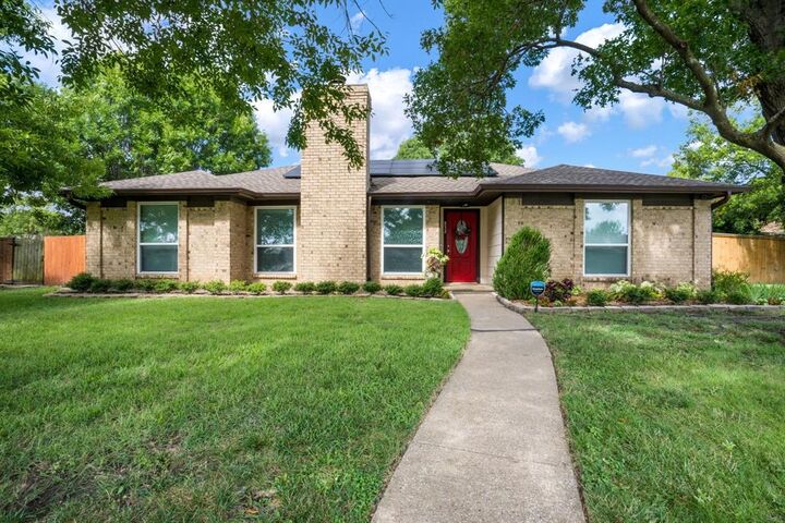 Property Photo: 852 Bronco Lane TX 75023