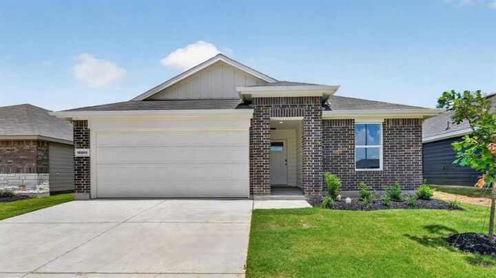 Property Photo: 529 Babbling Brook Drive TX 76259
