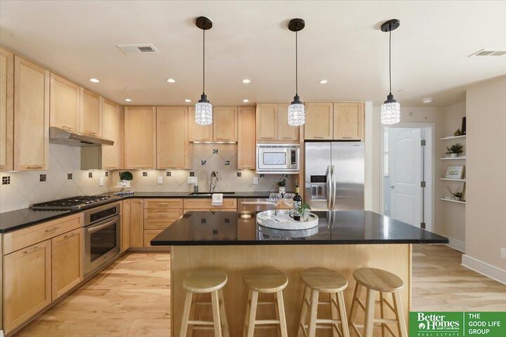 Property Photo: 1403 Farnam Street 512 NE 68102