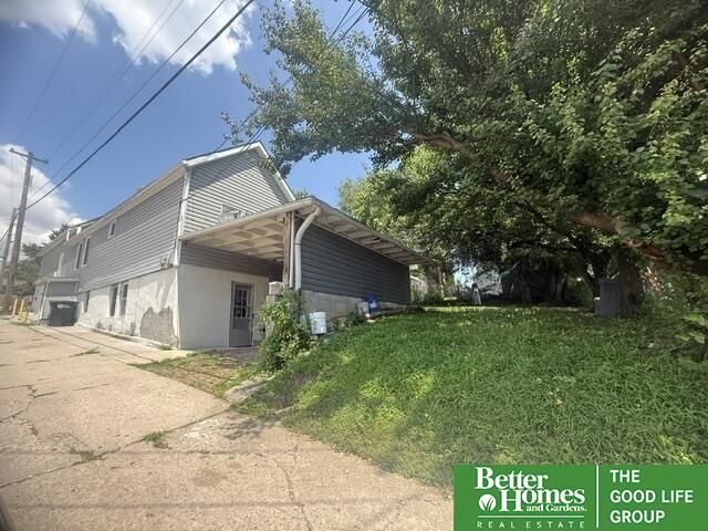 Property Photo:  2007 S Street  NE 68107 