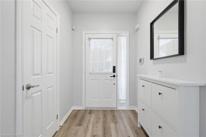 Property Photo:  