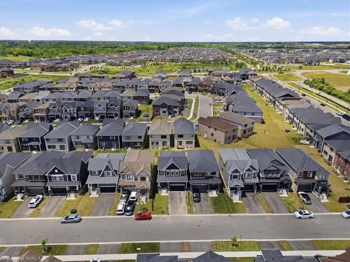 Property Photo: 78 Lilac Circle ON N3W 0H5