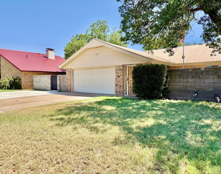 Property Photo:  1400 McDonald St  TX 79703 