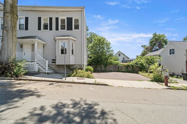 Property Photo:  86 Mount Vernon St 2  MA 02145 