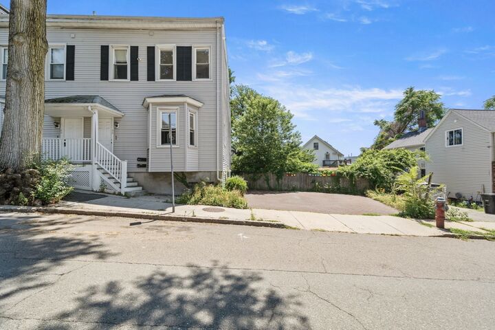 Property Photo:  86 Mount Vernon St 2  MA 02145 