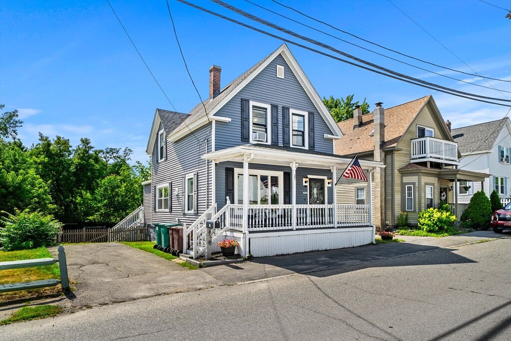 Property Photo:  27 Meadowcroft St  MA 01852 