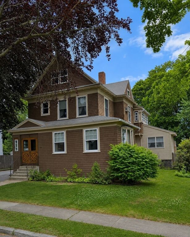Property Photo:  12 Henderson Ave  MA 01603 