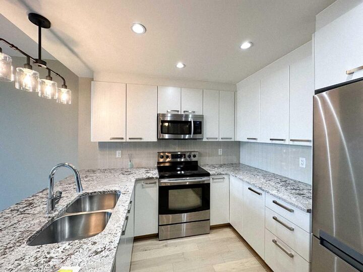 Property Photo:  225 11 Avenue SE 502  AB T2G 0G3 