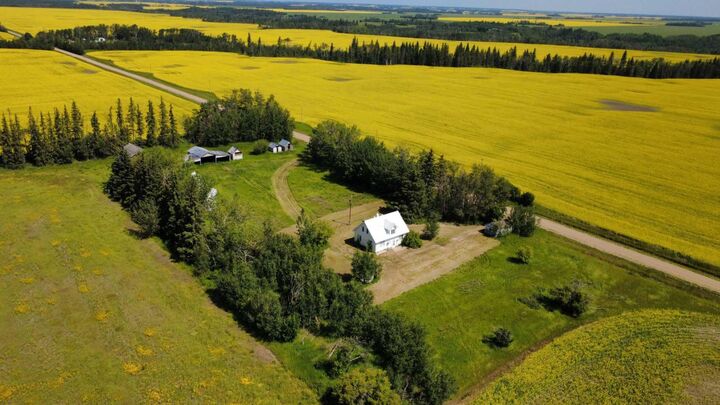 Property Photo: 810034 Rge Rd 21A AB T0H 2J0