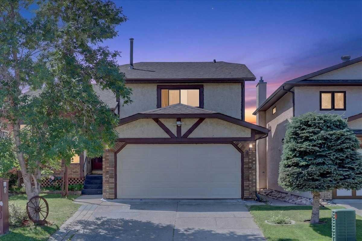 Property Photo:  172 Whitehaven Road NE  AB T1Y 6C7 