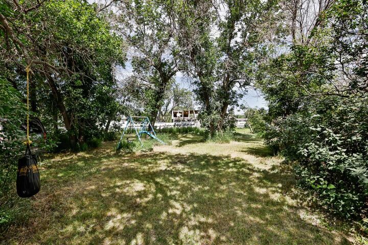 Property Photo:  433 5 Avenue  AB T0K 2E0 