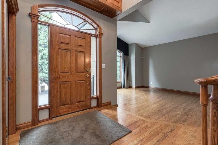 Property Photo:  5720 Buckboard Road NW  AB T3A 4R3 