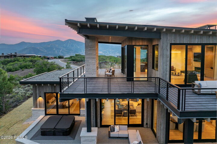 Property Photo:  2022 E Painted Bluff Circle  UT 84036 