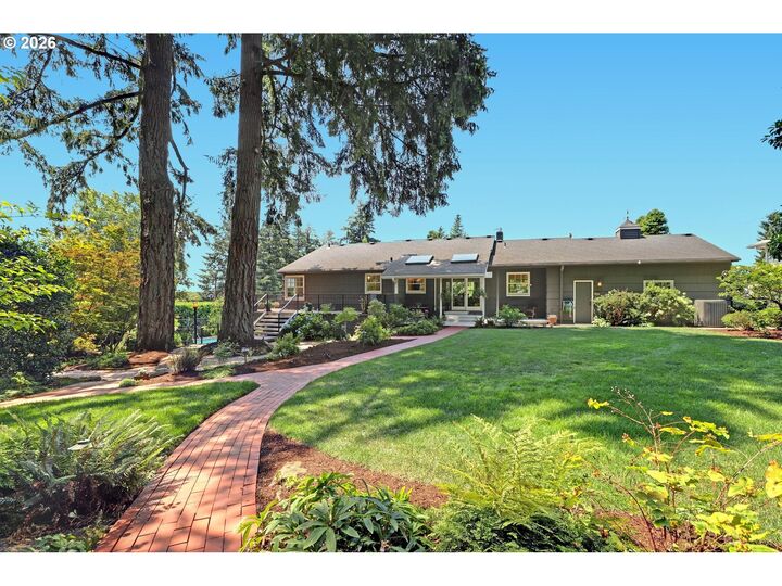 Property Photo:  130 NW 101st Ave  OR 97229 