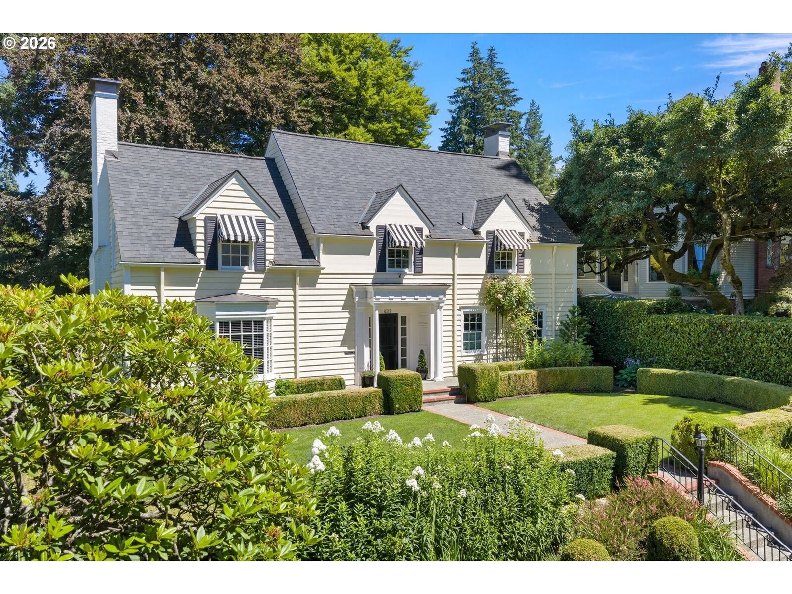 Property Photo: 2670 SW Montgomery Dr OR 97201