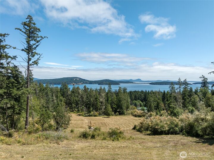 Property Photo:  207  Suntides Lane  WA 98261 
